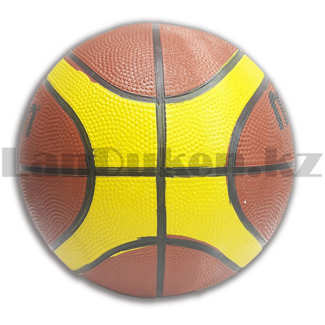 basketbol'nyj mjach sboku