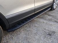 Пороги алюминиевые с пластиковой накладкой (карбон черные) 1820 мм ТСС для Volkswagen Tiguan 2017-2021