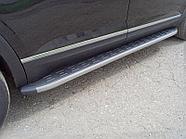 Пороги алюминиевые с пластиковой накладкой (карбон серые) 2020 мм ТСС для Volkswagen Teramont 2018-2020