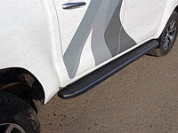Пороги алюминиевые с пластиковой накладкой (карбон черные) 1920 мм ТСС для Toyota Hilux 8 рестайлинг Black