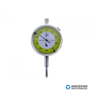 Ылғал шорт киген қыздар