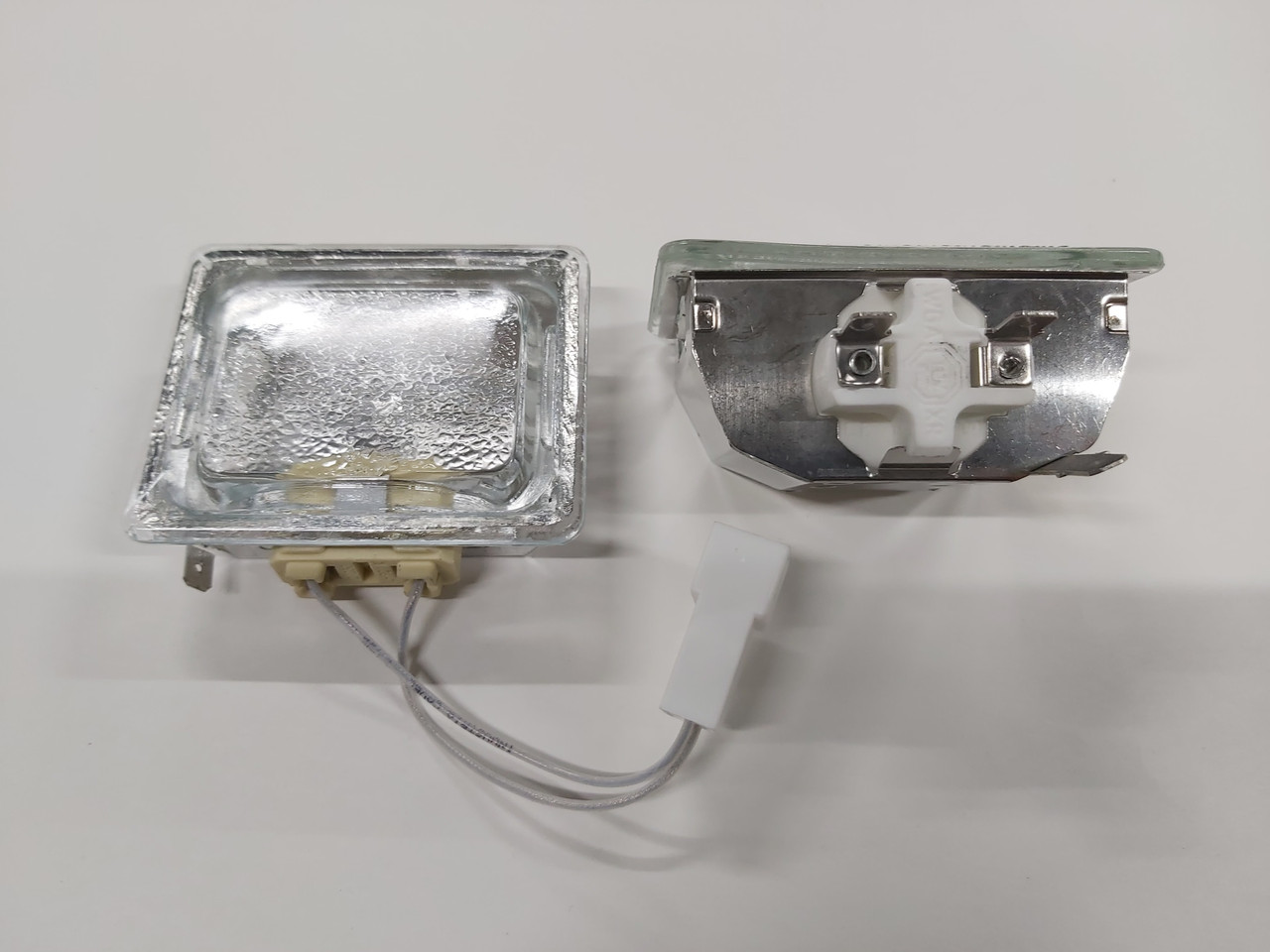 Лампа с проводом в комплекте - фото 1 - id-p108179223