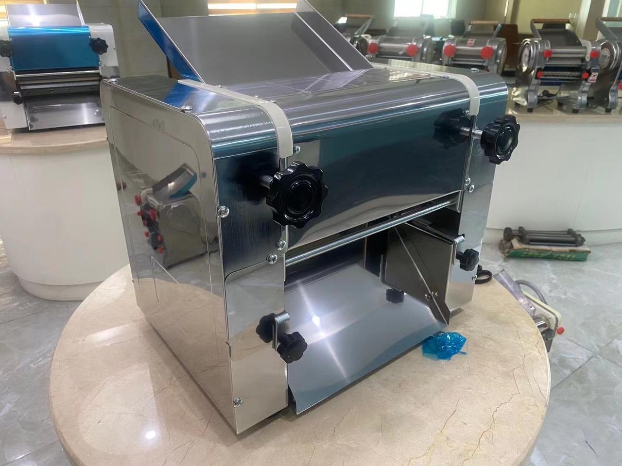 Тестораскаточные машины Без Лапшерезки. Пластик, фото 1