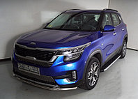 Пороги алюминиевые с пластиковой накладкой (карбон серебро) 1720 мм ТСС для Kia Seltos 2020-