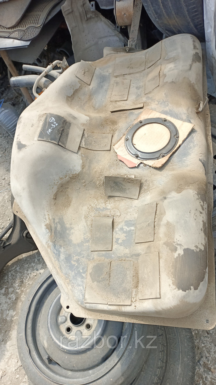 Бензобак Nissan Maxima PA 32.