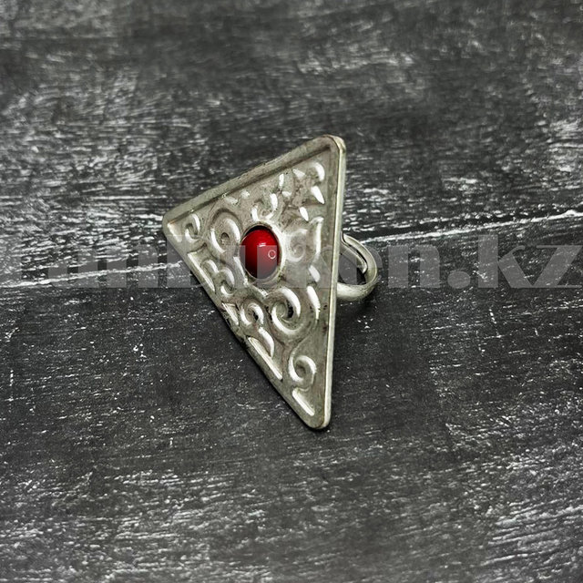 Үлкен табиғи кеудеге ие әйелдердің фотосуреттері