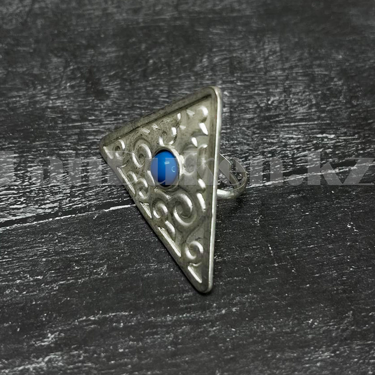 Комплект казахских национальных украшений из подвески, кольца и сережек треугольные с голубым камнем - фото 4 - id-p108210352