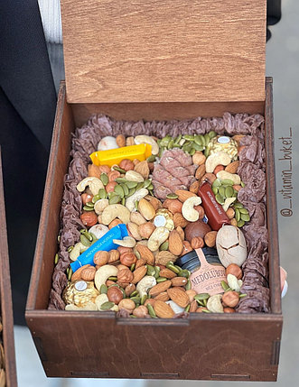 Подарок, коробка с орехами, шоколадом и мёдом, фото 2