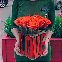 Замечательная уникальная ваза для цветов "Love" - идеально подойдет в качестве оригинального подарка для любой девушки на 8 марта.