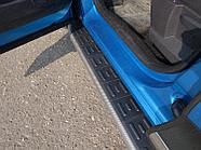 Пороги алюминиевые с пластиковой накладкой (карбон серые) 1720 мм ТСС для Renault Kaptur 2016-2020