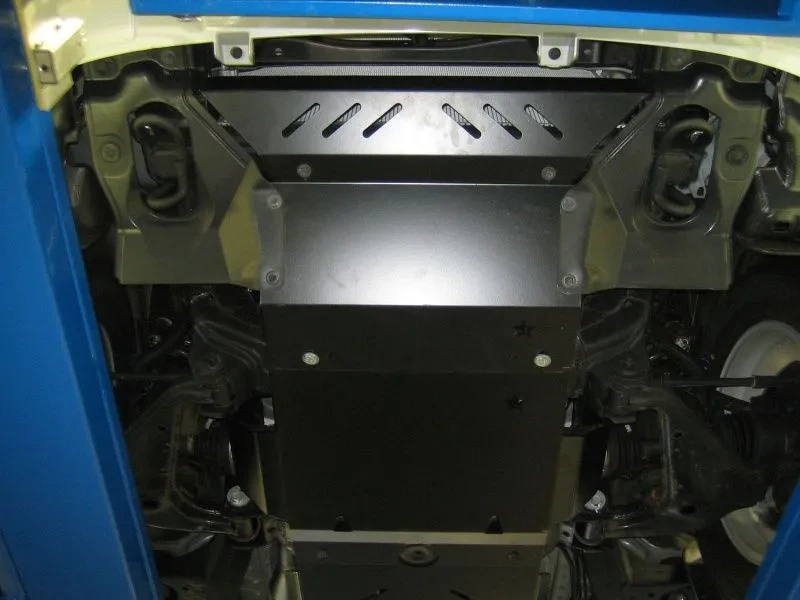 Усиленная защита радиатора и картера для Toyota Hilux 2005-2015 - фото 1 - id-p108308338