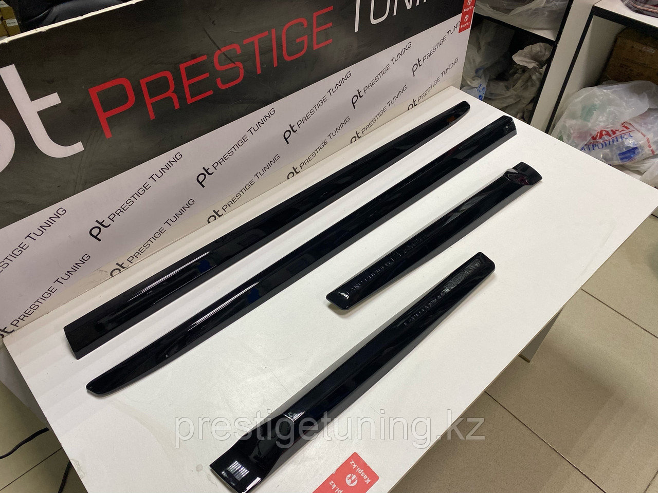 Боковые молдинги дверей на Land Cruiser Prado 150 2010-20 дизайн 2021 черный цвет, фото 1