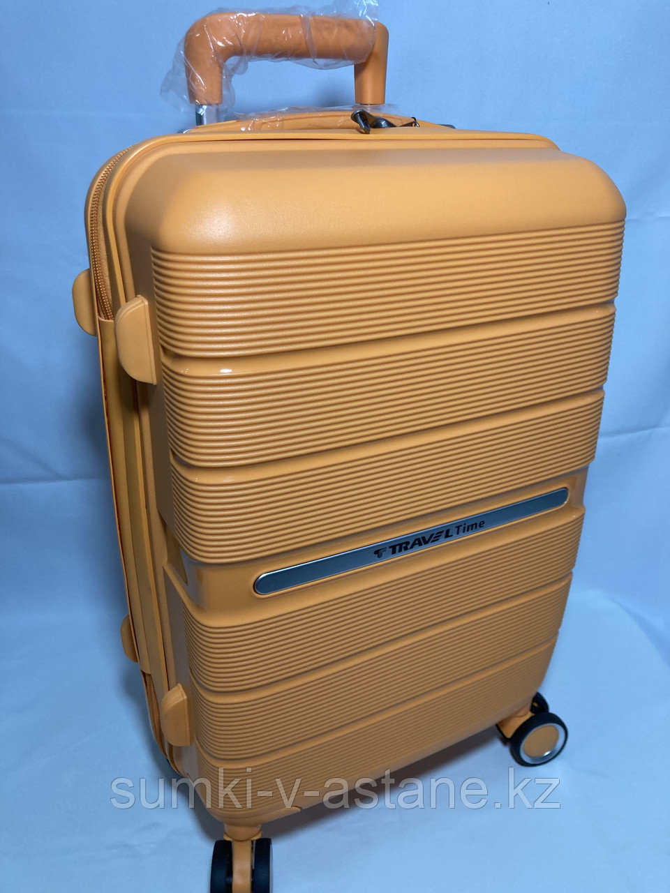 Маленький пластиковый дорожный чемодан на 4-х колёсах Travel Time" (высота 55 см, ширина 34 см, глубина 22 см) - фото 2 - id-p107025707