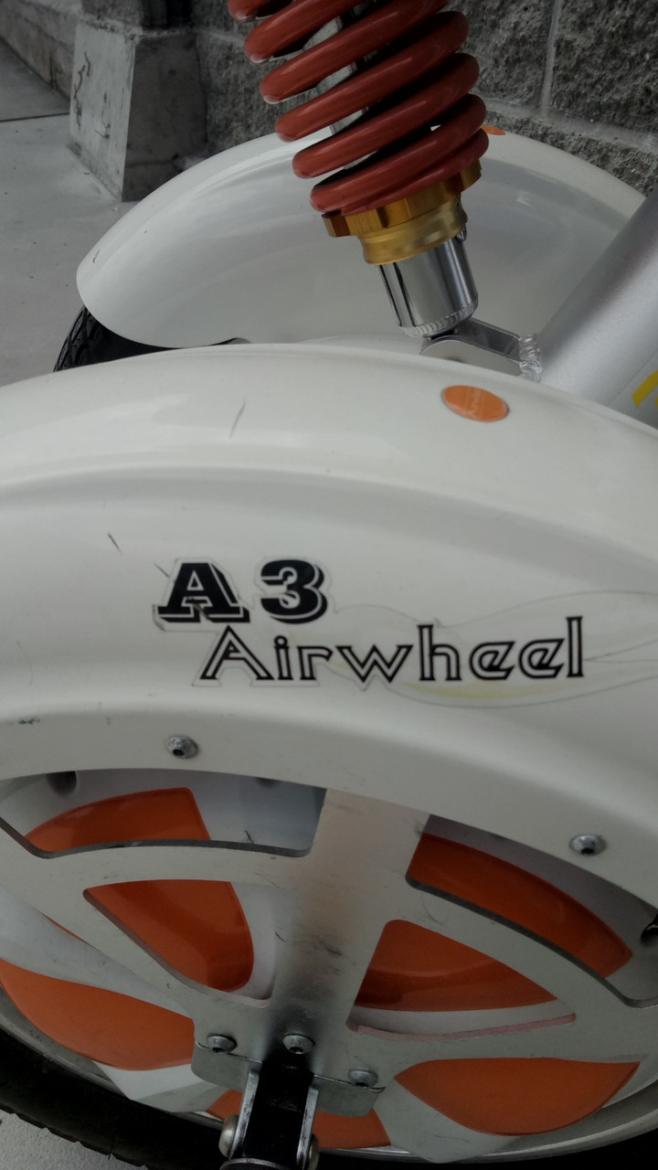 Гироскутер-сигвей Airwheel A3, 60v 2000w. Аккумулятор Li-ion 60v 520 Вт*ч. Максимальная скорость 17 км/ч. Б.У. - фото 3 - id-p108423697