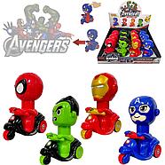04А Мстители на мопеде (при нажатии на голову начинает ехать) 4 вида,12 шт в уп.,цена за 1шт 9*5см, фото 2