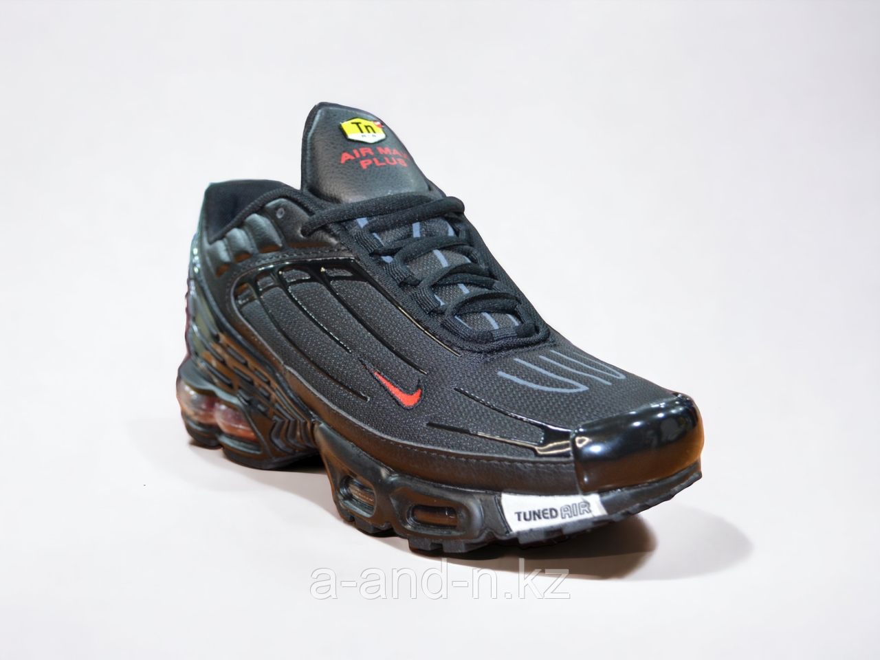 Мужские кроссовки Nike Air Max Plus 3, Чёрный - фото 9 - id-p108499101