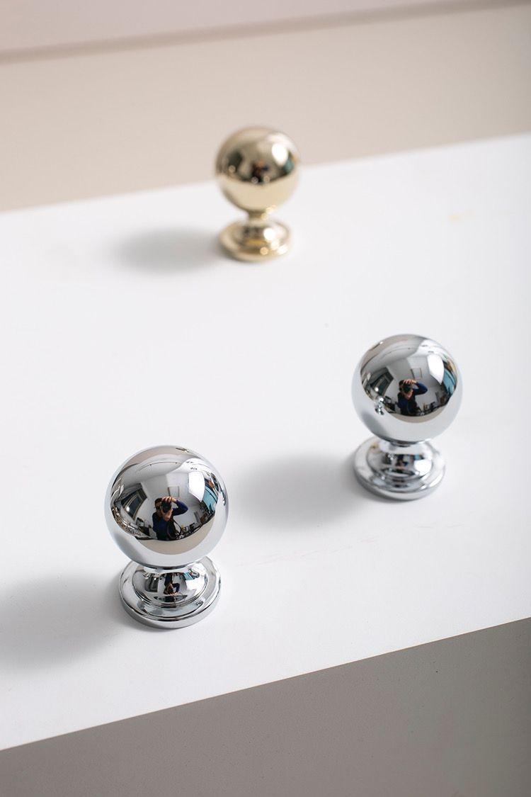 Мебельная ручка кнопка Dabora, материал латунь 25мм серебро - фото 2 - id-p108517218