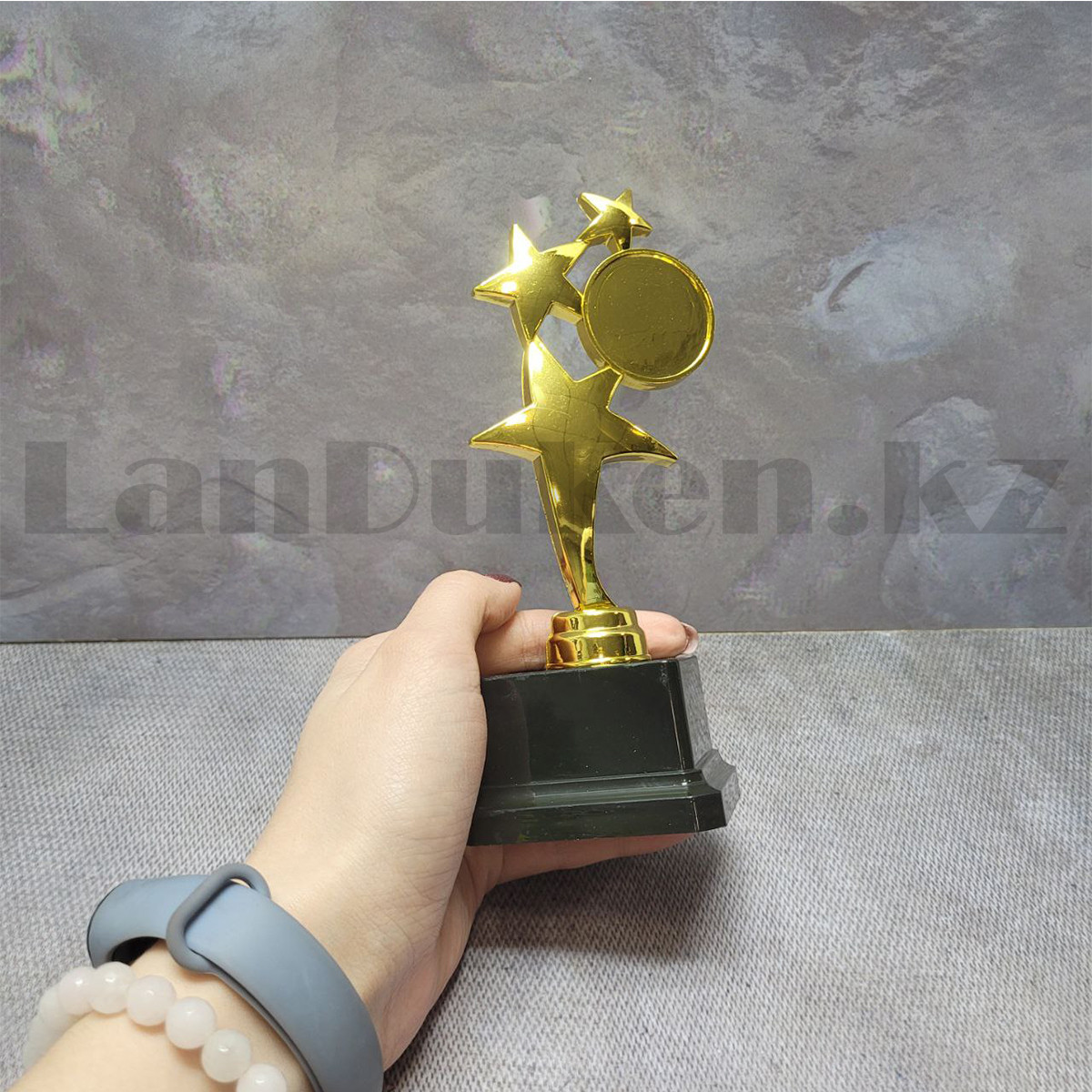 Кубок для награждения "Три звезды" с местом для фото 18 см маленький - фото 3 - id-p108532087