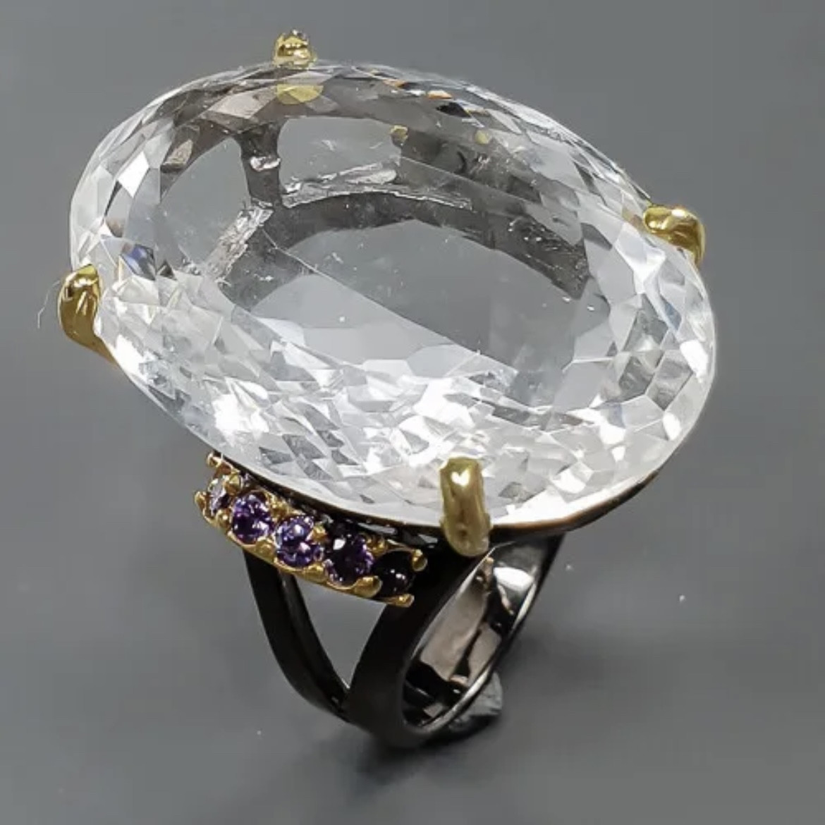 Роскошное кольцо с натуральным Горным Хрусталем