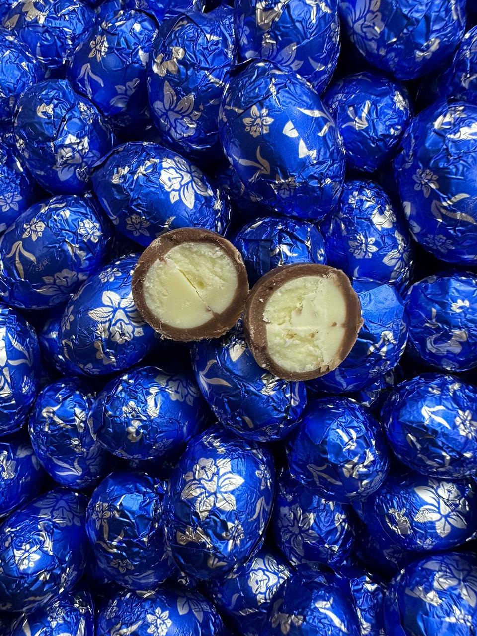 Шоколадные яйца Синие с начинкой (с изображением цветка)  1кг