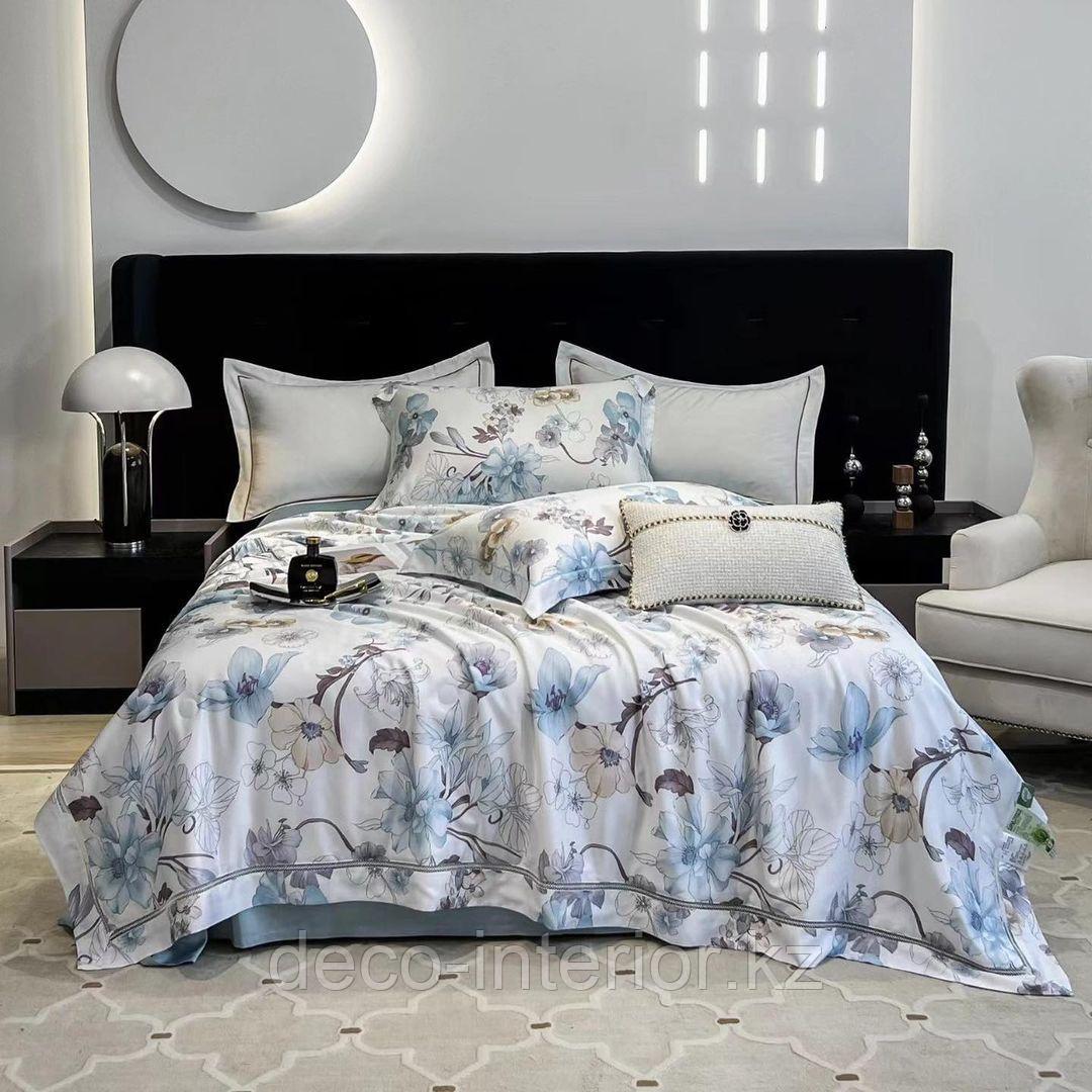 Полуторный комплект постельного белья из тенселя с одеялом и цветочным принтом