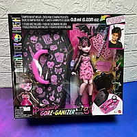 Түпнұсқа қуыршақ Monster High Draculaura Gore-Ganizer сұлулық жинағы