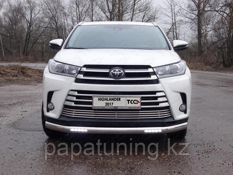 Защита передняя нижняя (овальная с ДХО) 75х42 мм ТСС для Toyota Highlander 2017-2020, фото 1