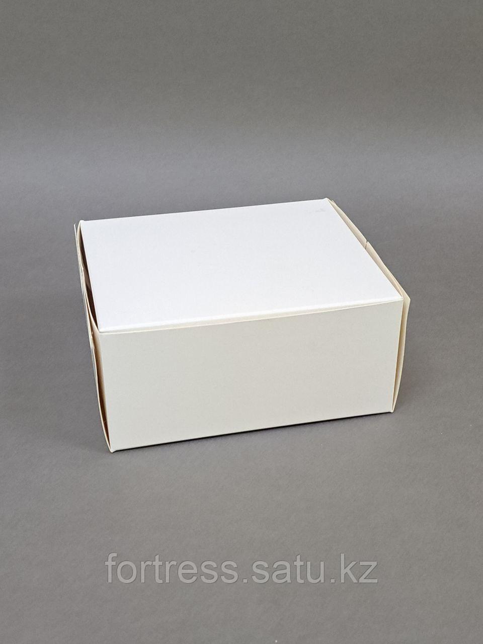Коробка белая 14*12*6,5 см белая