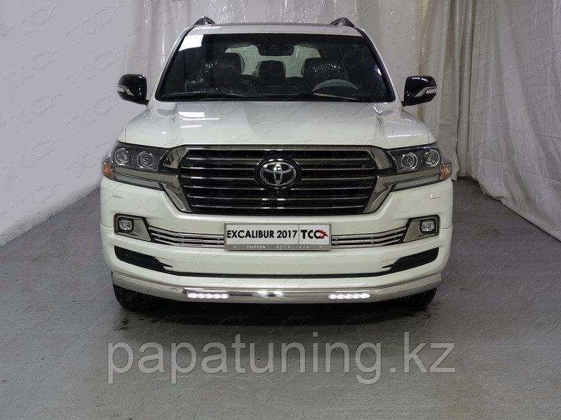 Защита передняя нижняя (овальная с ДХО) 75х42 мм ТСС для Toyota Land Cruiser 200 EXCALIBUR 2017-