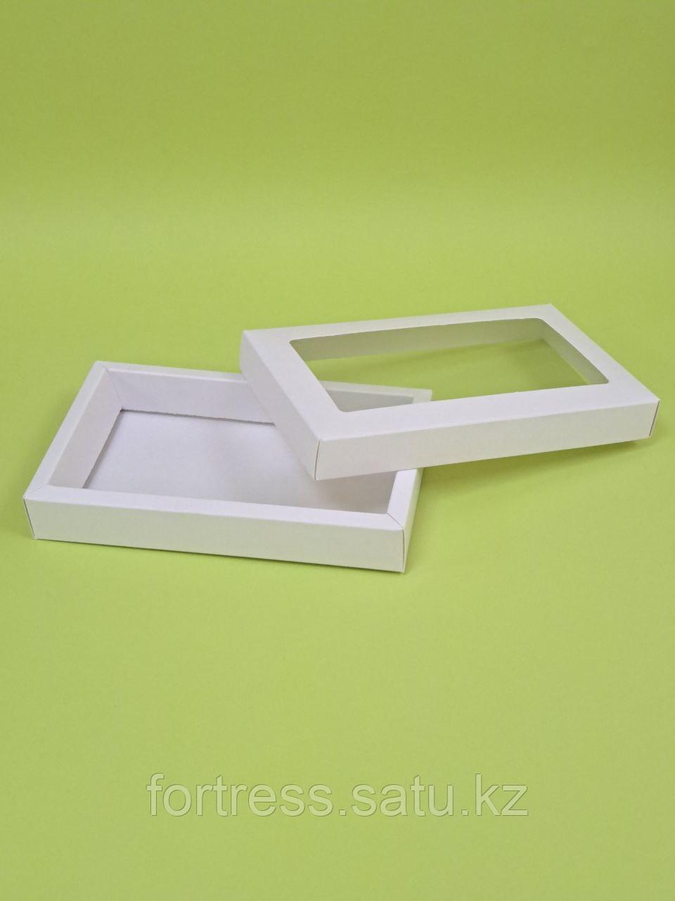 Коробка внешний размер 20*12*3см крышка с окном + дно белая(18*10*3)внутренний размер - фото 2 - id-p83796084