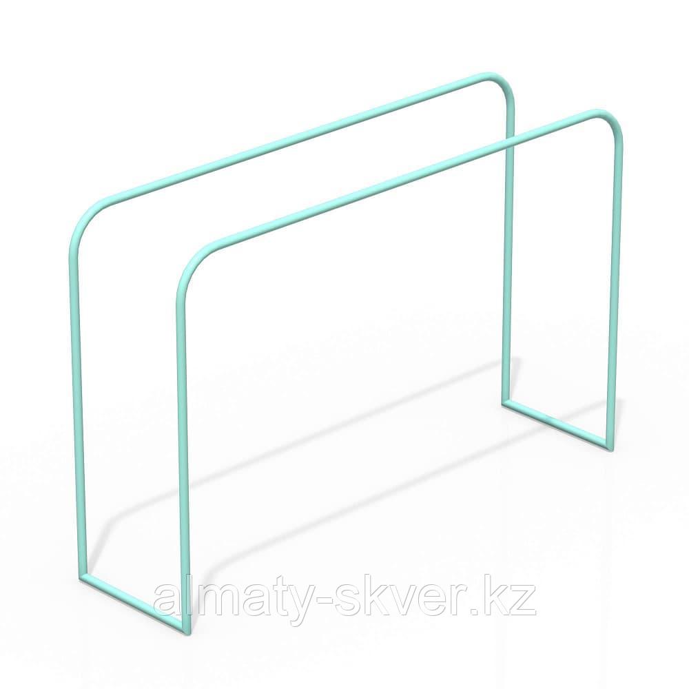 Брусья параллельные при высоте -1,4 м.