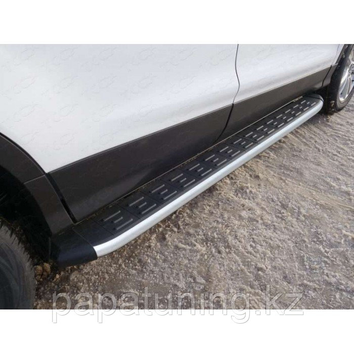 Пороги алюминиевые с пластиковой накладкой 1820 мм (под брызговики) ТСС для Volkswagen Touareg 2014-2018 - фото 1 - id-p108132387