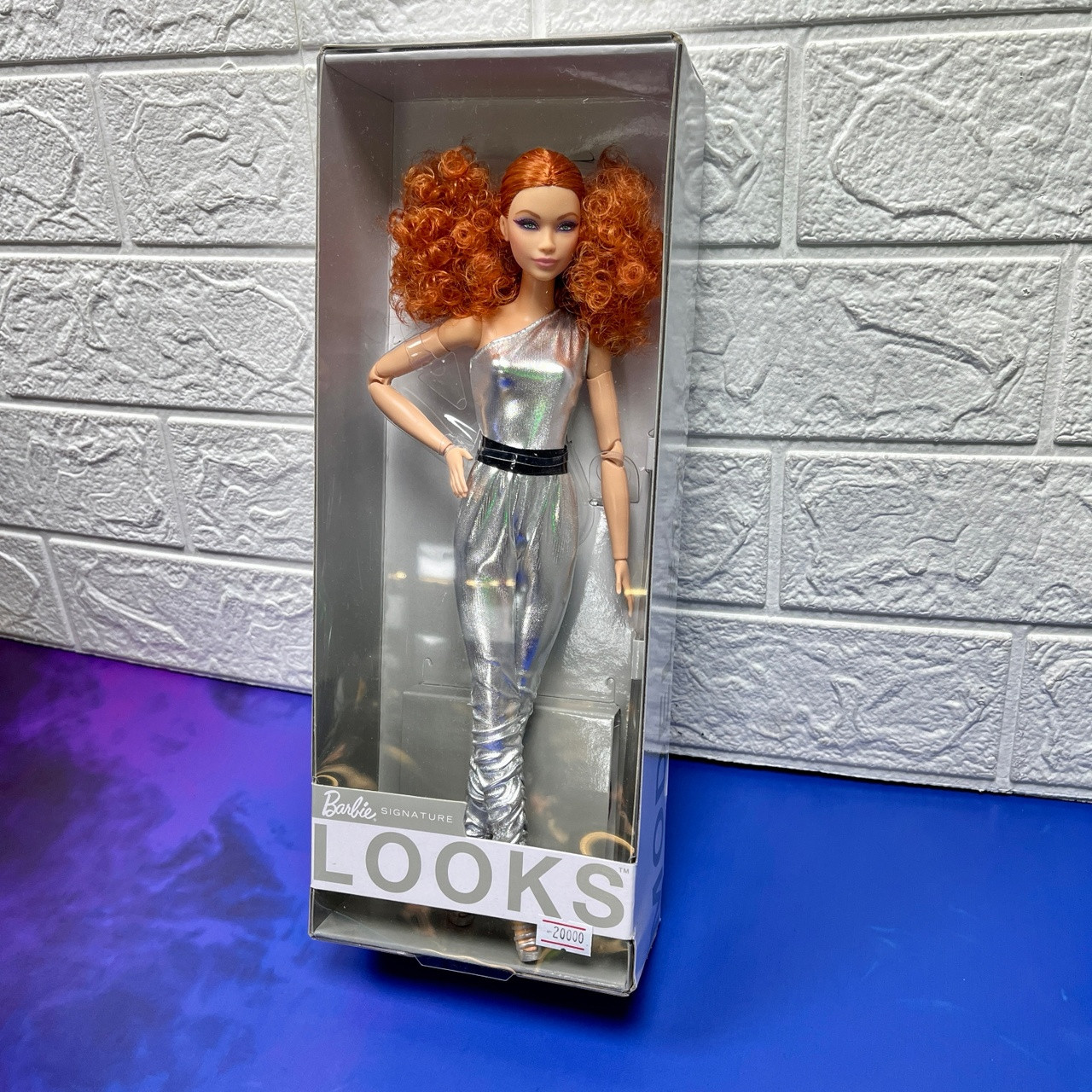 Оригинальная кукла Barbie Signature Looks Model#11 (Original, Red) ТЦ Евразия