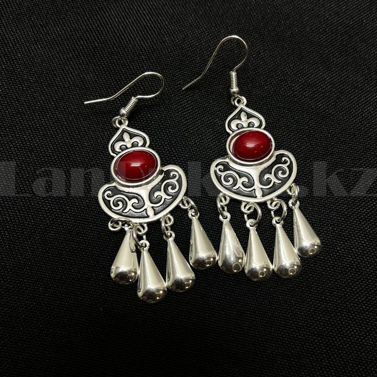 Комплект казахских национальных украшений из подвески, кольца и сережек с красным камнем вид 9 - фото 3 - id-p108709515