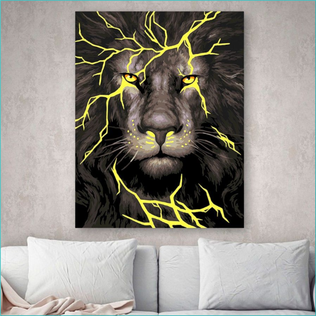 Әдемі кискалар төрт аяғын тік тұрғызып, шіркін