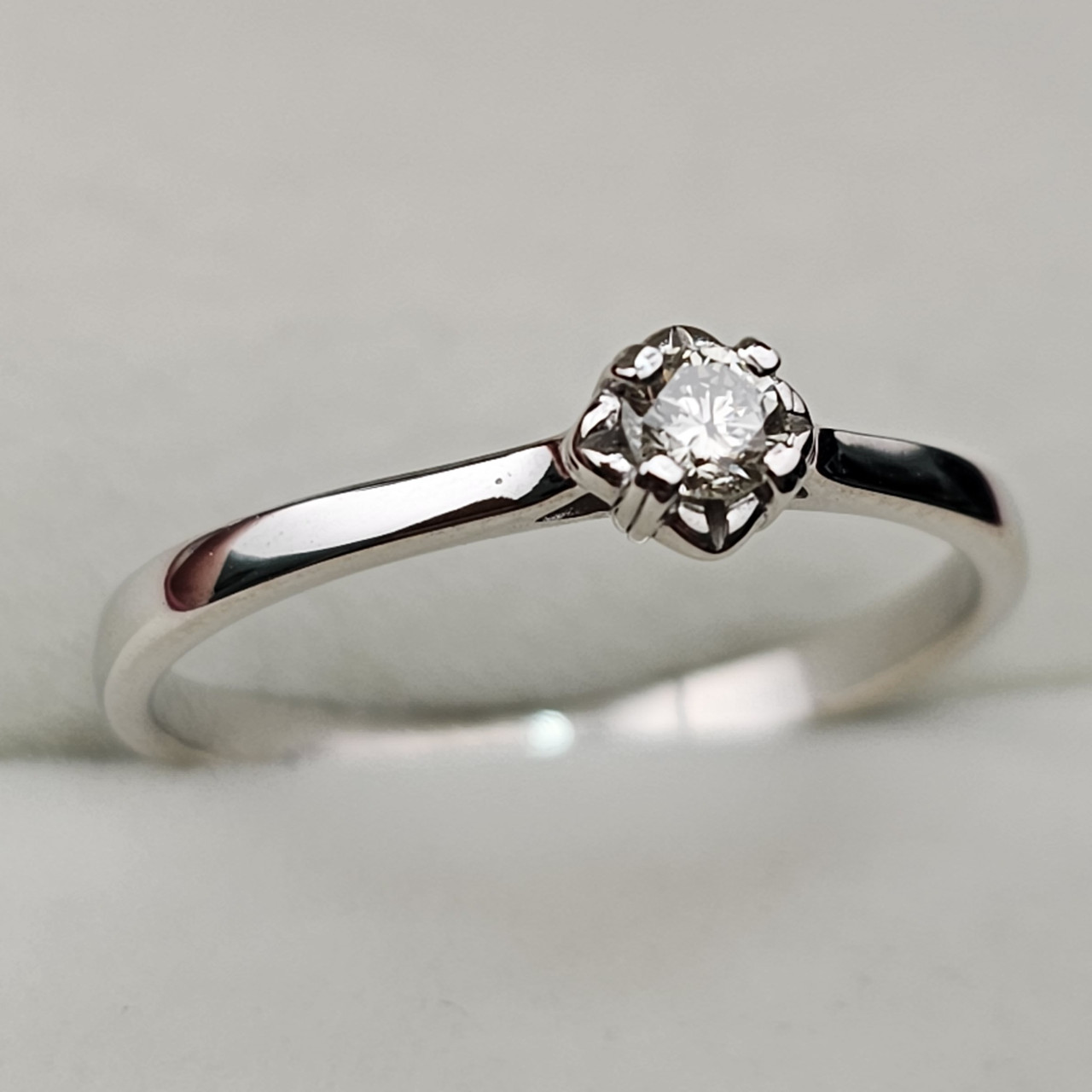 Золотое кольцо с бриллиантами 0.10Сt  SI1/K-Cut 17 размер