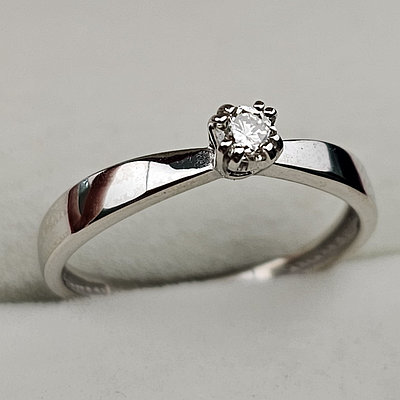 Золотое кольцо с бриллиантами 0.10Сt  VS2/M-Cut 16 размер