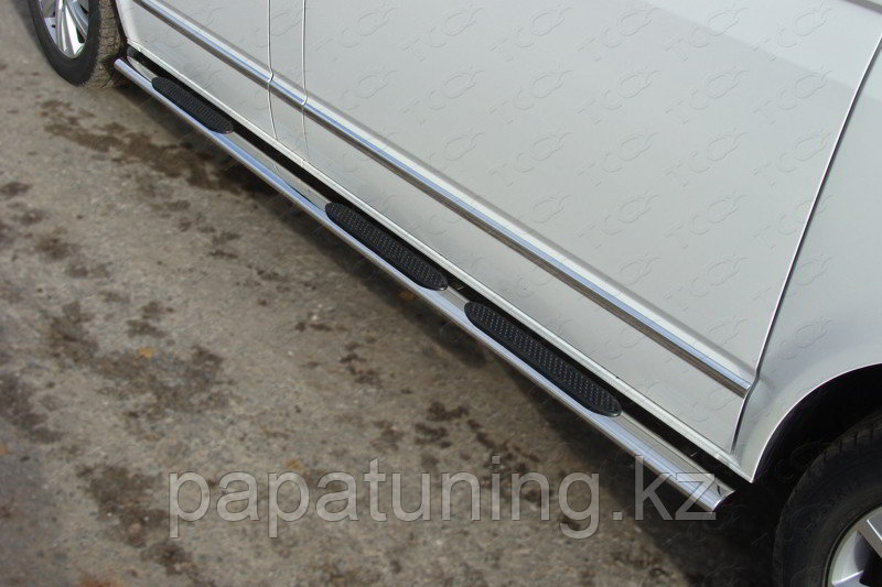Пороги овальные с накладкой 75х42 мм ТСС для Volkswagen Multivan (T6) 2015-, фото 1