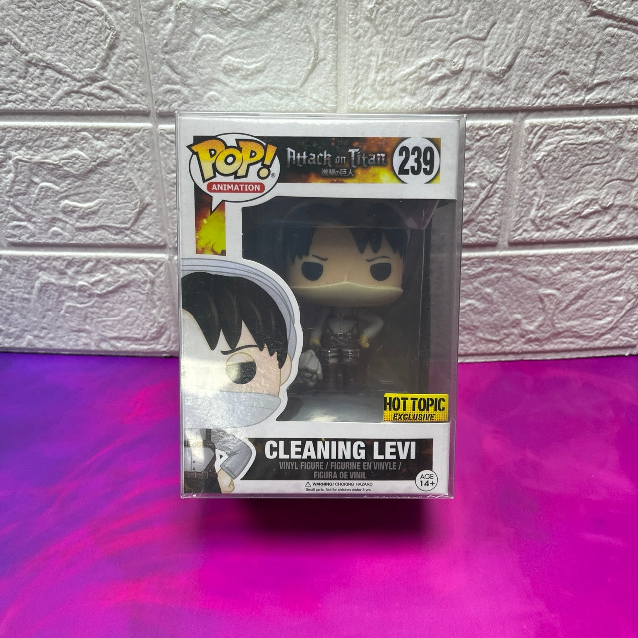 Funko Pop Cleaning Levi - Attack On Titan - 239 (реплика)