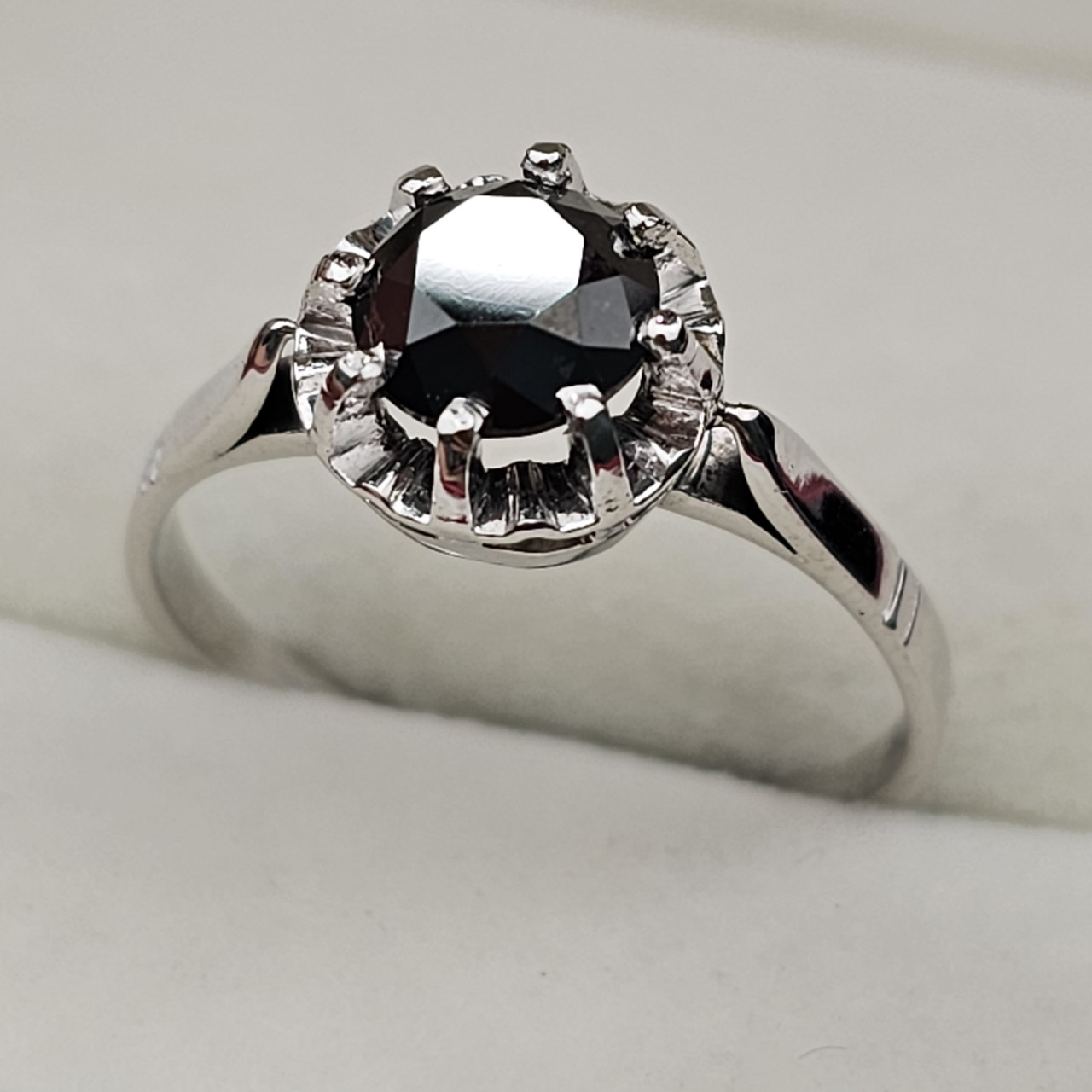 750 проба Золотое кольцо с черным бриллиантом 1,3 Ct VG-Cut 18 размер