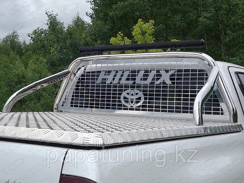 Защита кузова и заднего стекла 75х42 мм со светодиодной фарой (только для кузова) ТСС для Toyota Hilux Black - фото 1 - id-p108867385