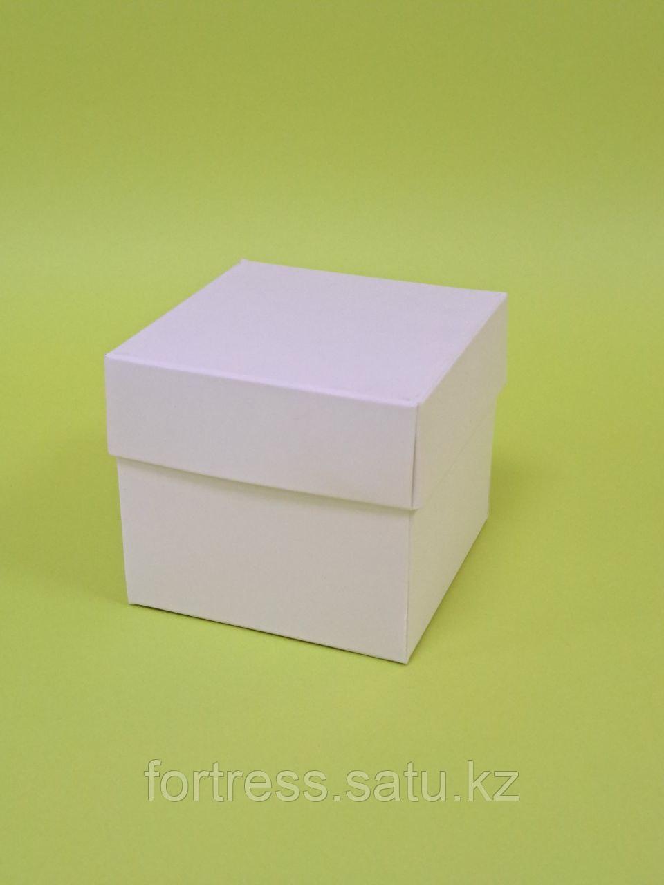 Коробка 9*9*8см белая