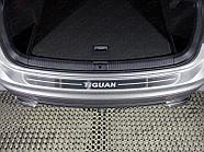 Накладка на задний бампер (лист шлифованный надписьTiguan) ТСС для Volkswagen Tiguan 2017-2021