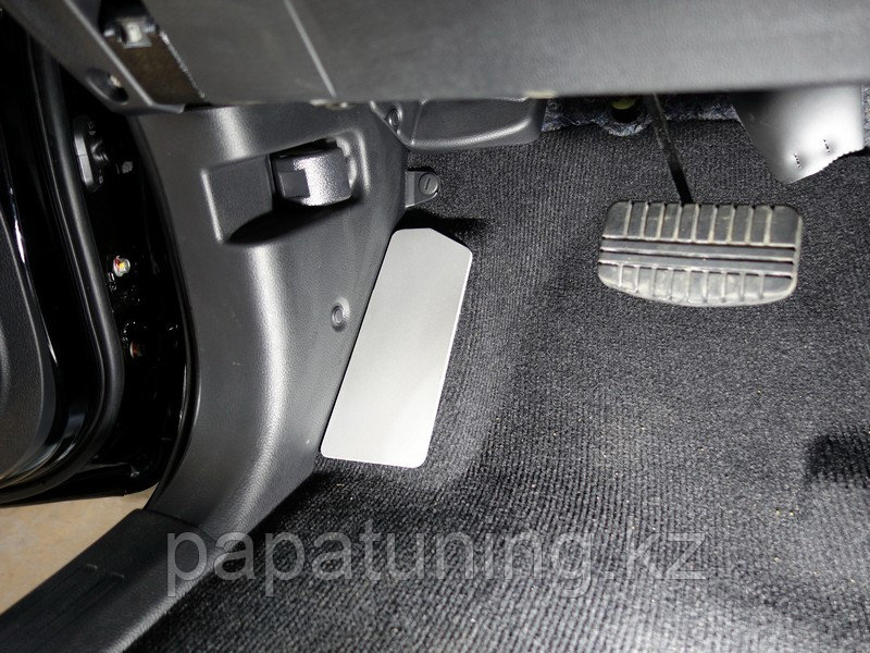 Накладка площадки левой ноги (лист алюминий) ТСС для Mitsubishi Pajero Sport 2021- - фото 1 - id-p108866855