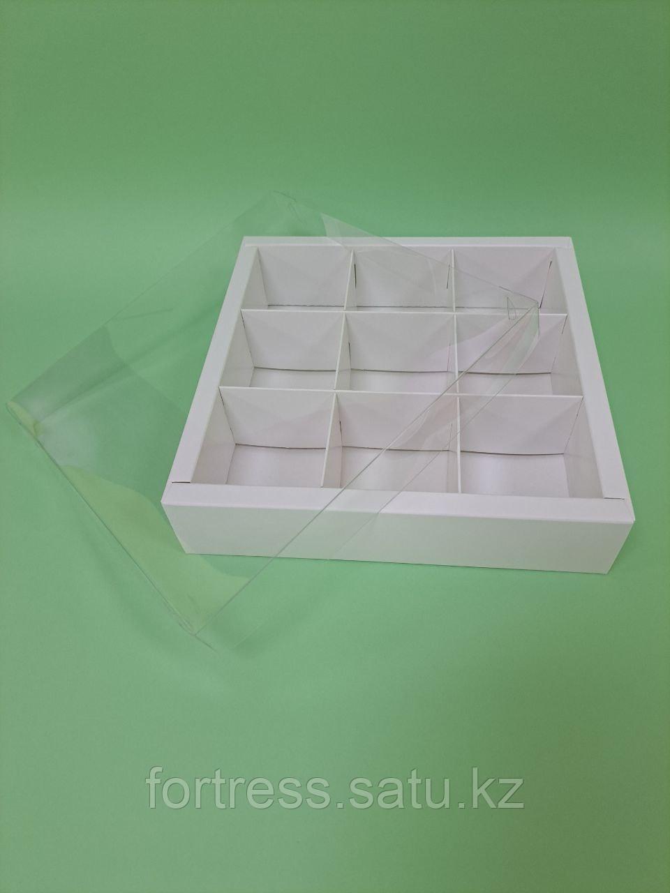 Коробка внешний размер 22,5*22,5*5см внутренний размер(20*20*5)с прозрачной крышкой, дно белое - фото 1 - id-p105491286