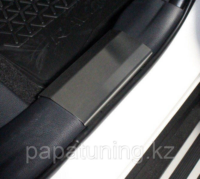Накладки на пластиковые пороги (лист шлифованный) 4 шт ТСС для Toyota RAV4 2019- - фото 2 - id-p108851866