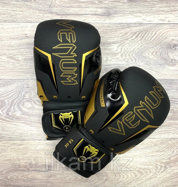 Перчатки для бокса Venum