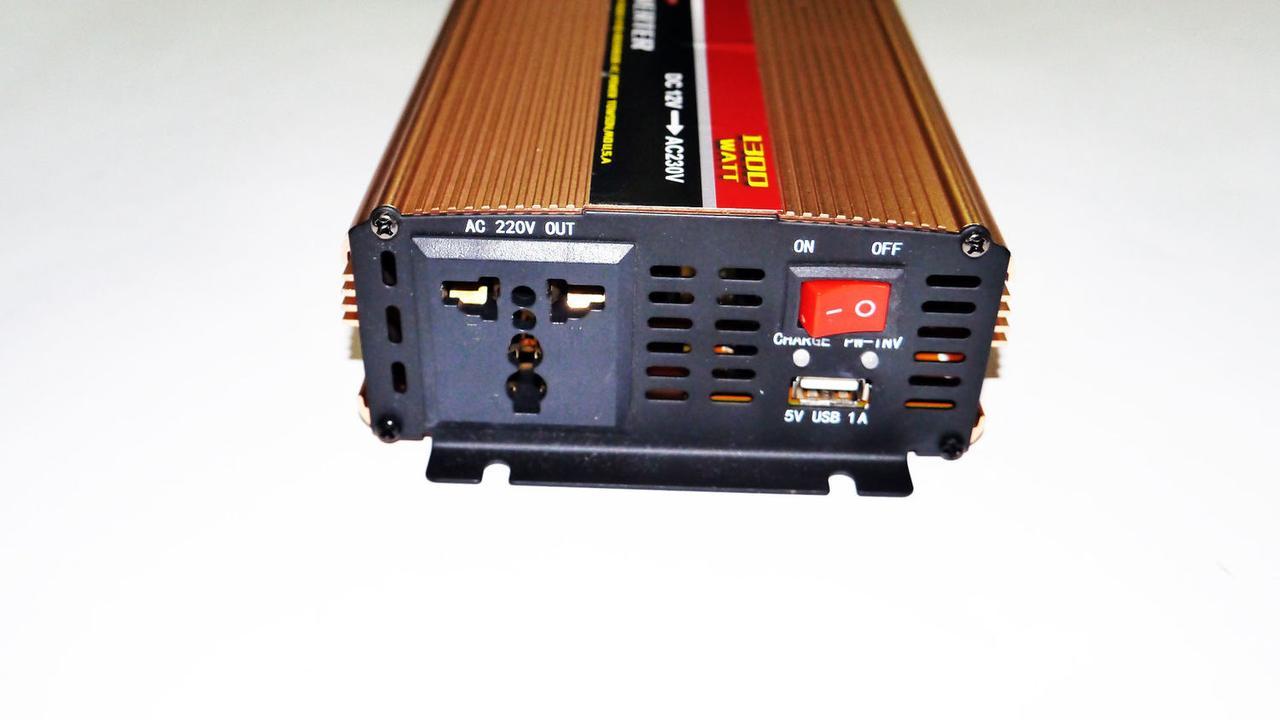 Инвертор Powerone 1300W с Зарядкой 12V 220V - фото 2 - id-p108928903