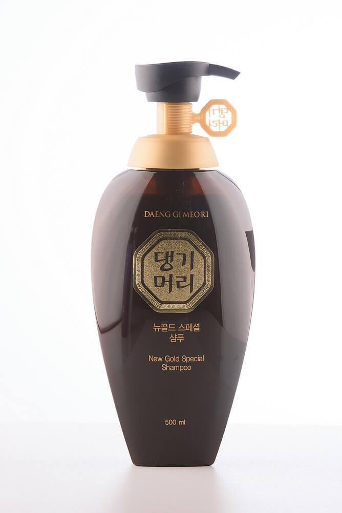 Daeng Gi Meo Ri New Gold Special Shampoo Укрепляющий шампунь для жирной кожи головы (500 мл), фото 1