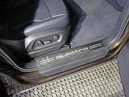 Накладки на пластиковые пороги (лист шлифованный надпись quattro) ТСС для Audi Q5 2008-2016